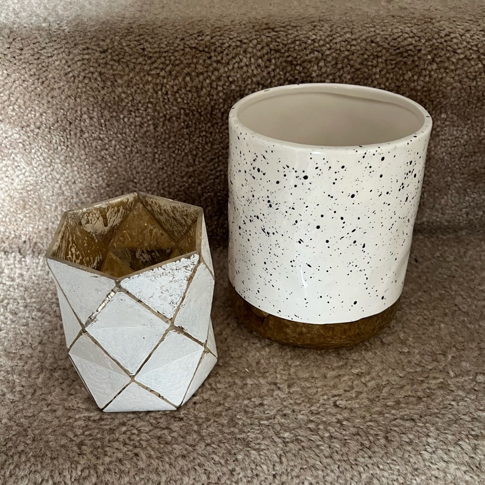 Gold & White Vases (Both)